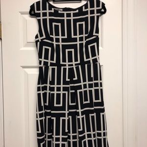 Maggie London geometric cap dress